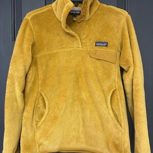 Patagonia Golden Yellow Synchilla Pullover Fleece. Womens small.